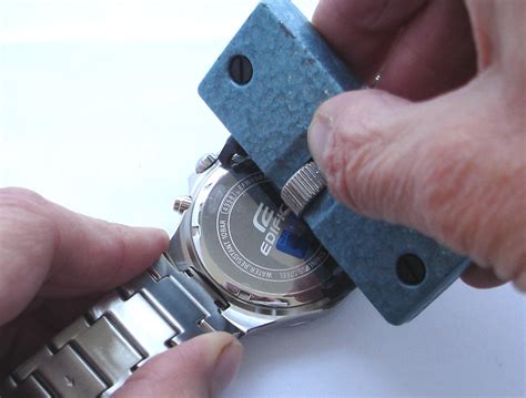 how to open a watch back|how to remove watch back without notches.